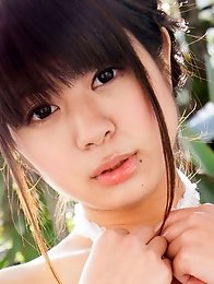 Mina is smiling under the sunshine, but once invited to a dark room, she reveals something wild from her deep mind