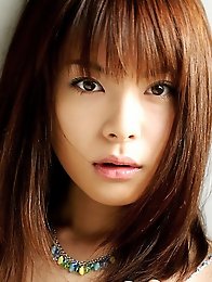 Enchanting gravure idol babe melts the heart with her plump tits