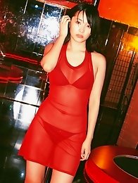 Mami Yamasaki bikini model in a variety of glamour pictures