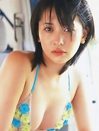 Mami Yamasaki cute model wearing a variety of swimsuits