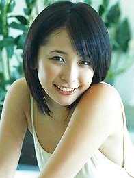 Mami Yamasaki cute model wearing a variety of swimsuits