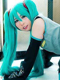 While other ero cosplayers only like to tease, Miku Oguri wants to bare all under her vocaloid costume.