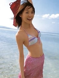 Emi Hasegawa adorable Japanese model in some very hot pictures