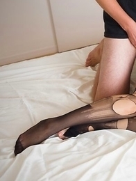 Sexy schoolgirl Natsuki Yokoyama wears pantyhose in a hot thighjob gallery