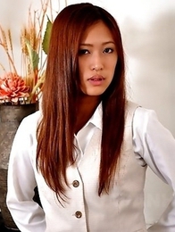 Nao Yuzumiya shows her hot titties