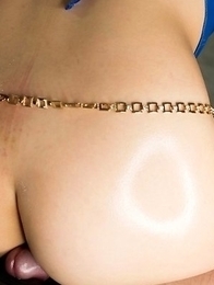 Spandex-wearing oily seductress Kaede Oshiro giving the hottest assjob ever