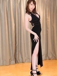 Dress-wearing hottie Aya Kisaki shows her sexy legs in a solo gallery