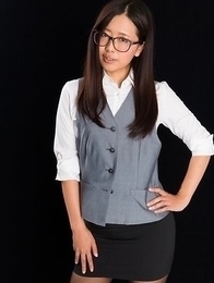 Nerdy teen Miyuki Fukatsu giving this dude a great pantyhose footjob in HQ