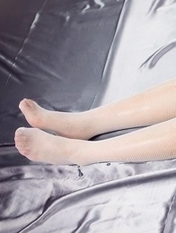 Oily JAV bombshell Madoka Yukishiro fingering that pussy while in stockings