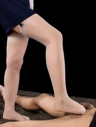 Blouse-wearing office hottie Yuu Kazuki giving an impassioned footjob