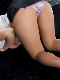 Stunner in a skirt Ruru Sakurai showing her body in a fingering/pantyhose gallery