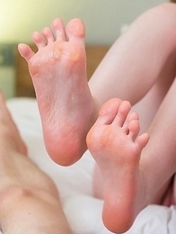 Perfect JAV idols Kisaki Aya and Kuroki Ayumi using their feet in an FFM