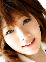 Gorgeous pics of Mami Shimomura will show you big boobs