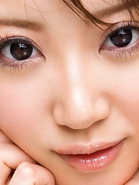 Hot Makoto Yuuki is demonstrating her wonderful lingerie