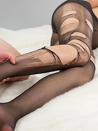 White stockings babe Madoka Yukishiro teasing her oily pussy before thigh-fucking