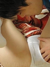 Mai Shimizu has the pussy licked and rubbed
