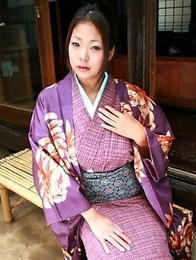 Hot gal showing her wonderful twat