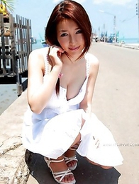 Mai Uzuki takes off her sexy clothes in the middle of the street