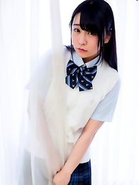 Cute japan schoolgirl Minano Ai showing her ass