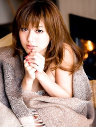 Yumi Sugimoto exposes sexy legs in naughtiest positions