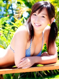 Riho Lida with sexy curves simply adores the summer days