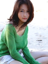 Sayaka Yamaguchi is simply amazing while enjoying summer