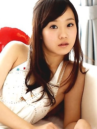 Cute babe Kana Yuuki motivates us for delight with innocent body