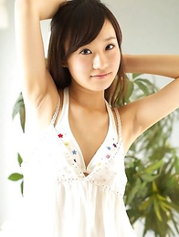Cute babe Kana Yuuki motivates us for delight with innocent body