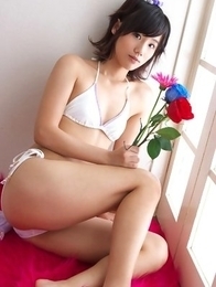 Yuzuki Hashimoto with hot body in bath suit offers flowers