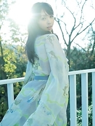 Japanese girl Neohas one of her best photo sessions out of house