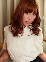 Kurumi Kisaragi on heels shows sexy legs in office outfit