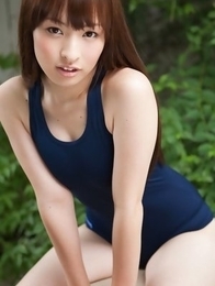 Maho Kiruma shows sexy curves in bath suit in her garden