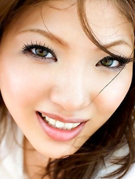 Stripper Aya Matsuki want to show us something interesting